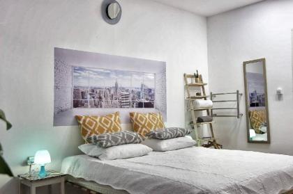 Beautiful urban studio - image 2