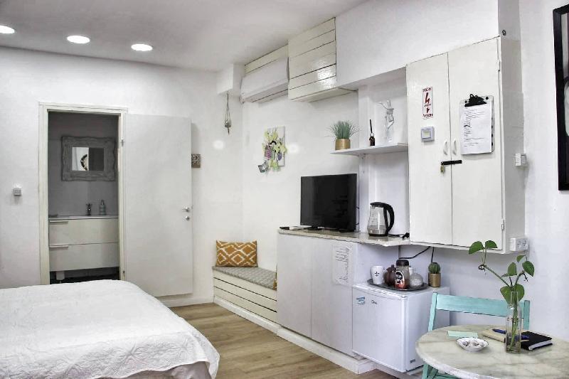 Beautiful urban studio - image 5