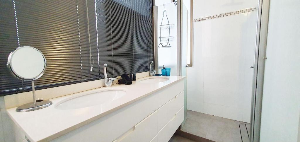 BnB Israel Apartments - HaRav Kook Lilas - image 6