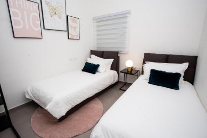 Emilia TLV - image 5