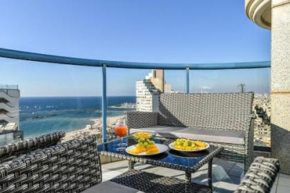 Picturesque 3BR Apt w Balcony & Parking Near Beach by Sea N' Rent - image 1
