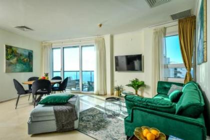 Picturesque 3BR Apt w Balcony & Parking Near Beach by Sea N' Rent - image 5