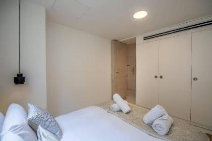 Trust Inn - Allenby Lovely apt Balcony & Parking - image 3