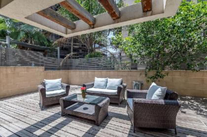 Trust Inn-Kalisher Stunning Duplex Terrace/parking - image 5