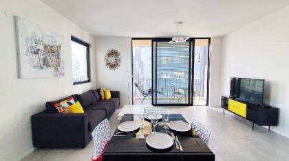 Design 1 Bdr Apartment Beach Side #TL53 - image 3