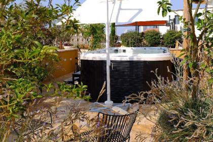 Charming House - Jaffa - Sea View - Jacuzzi #Y1 - image 4