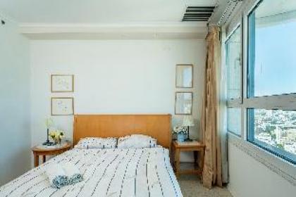 Awesome 1BR apartment with Amazing Balcony - image 16