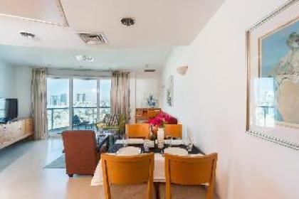Awesome 1BR apartment with Amazing Balcony - image 4