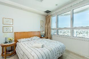 Awesome 1BR apartment with Amazing Balcony - image 7