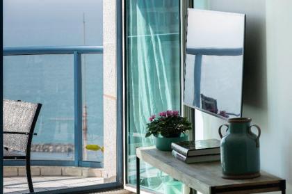 Luxurious 90sqm 2BR Beach Front tel Aviv