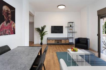 Bold & Beautiful 1BR in Ben yehuda by HolyGuest - image 10