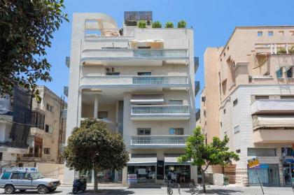 Bold & Beautiful 1BR in Ben yehuda by HolyGuest - image 2