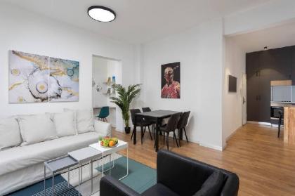 Bold & Beautiful 1BR in Ben yehuda by HolyGuest - image 8