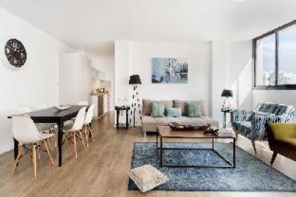 High Quality Designed 3 BR Apartment Hayarkon 185 - image 19