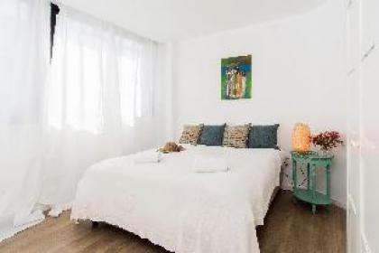 High Quality Designed 3 BR Apartment Hayarkon 185 - image 4