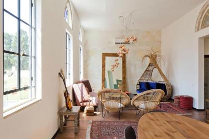 Luxe Jaffa 1 Bed Apartment by Sea N' Rent - image 2