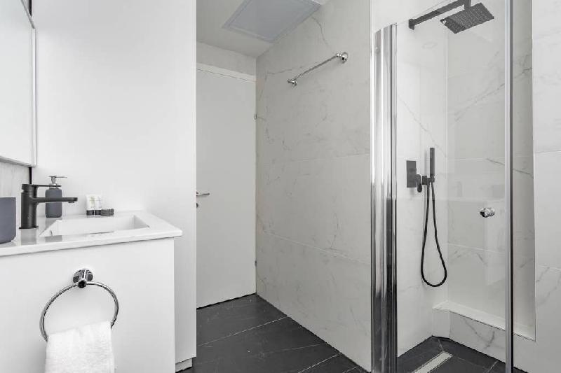 Trendy 2BR in Frishman by HolyGuest - image 4