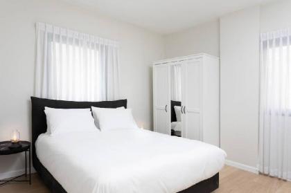 Trendy 2BR in Frishman by HolyGuest - image 5