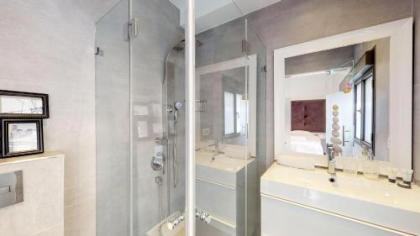Spacious 3-BR with Terrace in Dizengoff - image 20