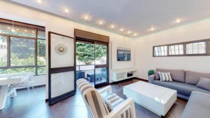 Spacious 3-BR with Terrace in Dizengoff - image 5