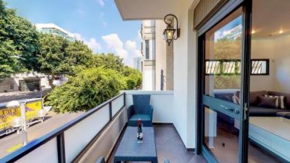 Spacious 3-BR with Terrace in Dizengoff - image 8