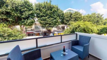Spacious 3-BR with Terrace in Dizengoff - image 9