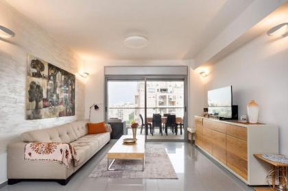 Stylish 3 BR w/ Amazing Balcony and Parking