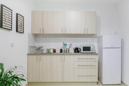 Carmel Market Apartments - image 5