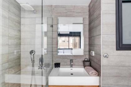 Nordau BLVD 2 Bedrooms - image 15