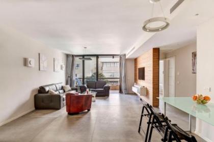 Nordau BLVD 2 Bedrooms - image 16
