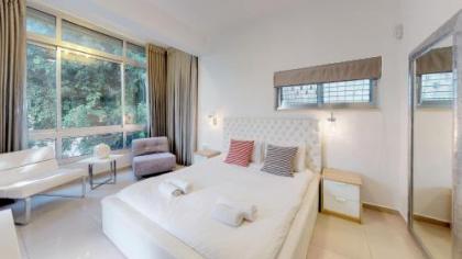 Relaxing 3BR in Ben yehuda 66 by HolyGuest - image 13