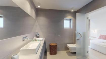 Relaxing 3BR in Ben yehuda 66 by HolyGuest - image 18