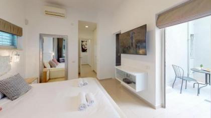 Relaxing 3BR in Ben yehuda 66 by HolyGuest - image 19
