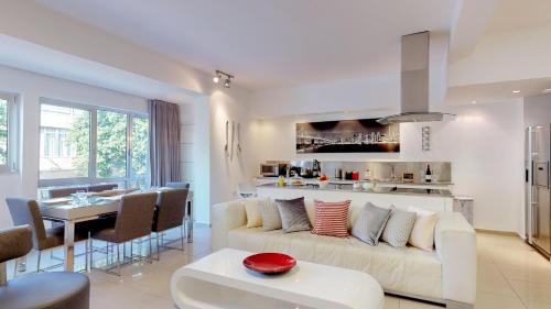 Relaxing 3BR in Ben yehuda 66 by HolyGuest - image 3