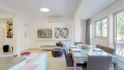 Relaxing 3BR in Ben yehuda 66 by HolyGuest - image 9