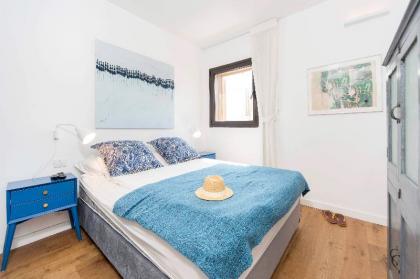 Beautiful 2 -BR apartment on the beach - Roslan St - image 12