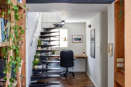 Captivating Apartment With Balcony and Roof Top - image 14