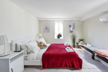 TLV Loft Paradise with Balcony Roof Top & Mamad by Sea N' Rent - image 19