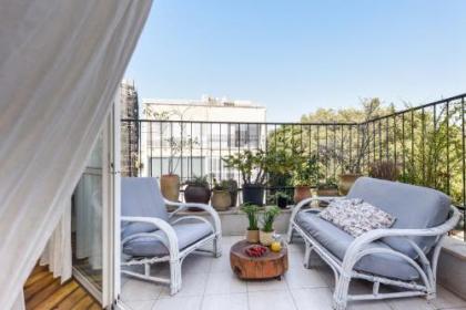 TLV Loft Paradise with Balcony Roof Top & Mamad by Sea N' Rent - image 4