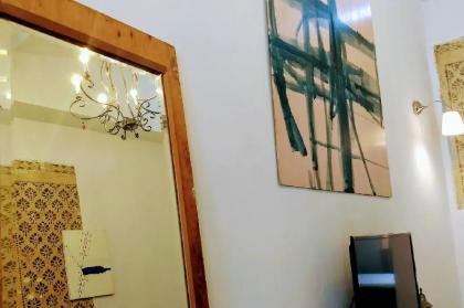 Home of Art in Neve-Tzedek Heart - image 8