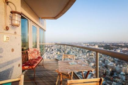 Luxury Condo & Spectacular View by FeelHome - image 2