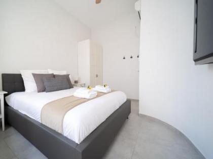 YalaRent Boutique Apartments in Jaffa's Flea Market - image 19