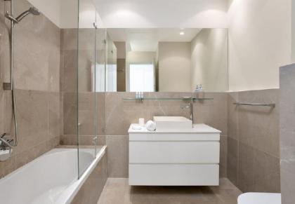 Dashing 1BR in White city by HolyGuest - image 8
