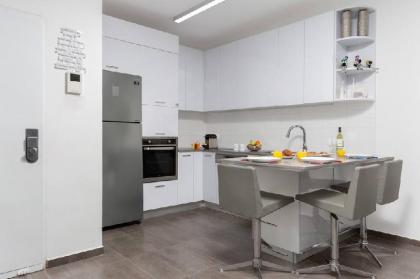 Playful 2BR In Florentine by HolyGuest - image 11
