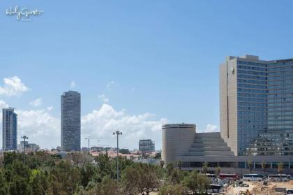 Shiny 2BR in Carmelit by HolyGuest tel Aviv 