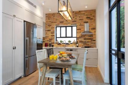Hip 2BR in Reines by HolyGuest - image 8