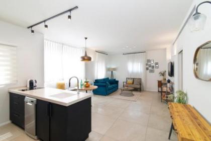 Rabin Square by TLV2RENT - image 1