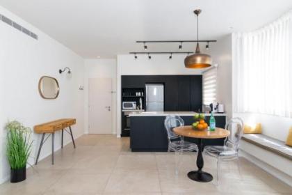 Rabin Square by TLV2RENT - image 15