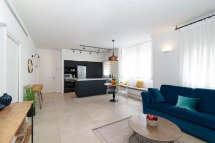 Rabin Square by TLV2RENT - image 4