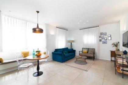Rabin Square by TLV2RENT - image 9